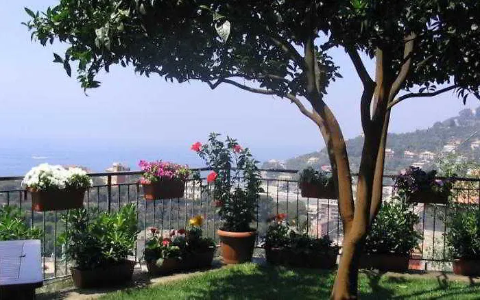 Creuza De Ma Apartment *